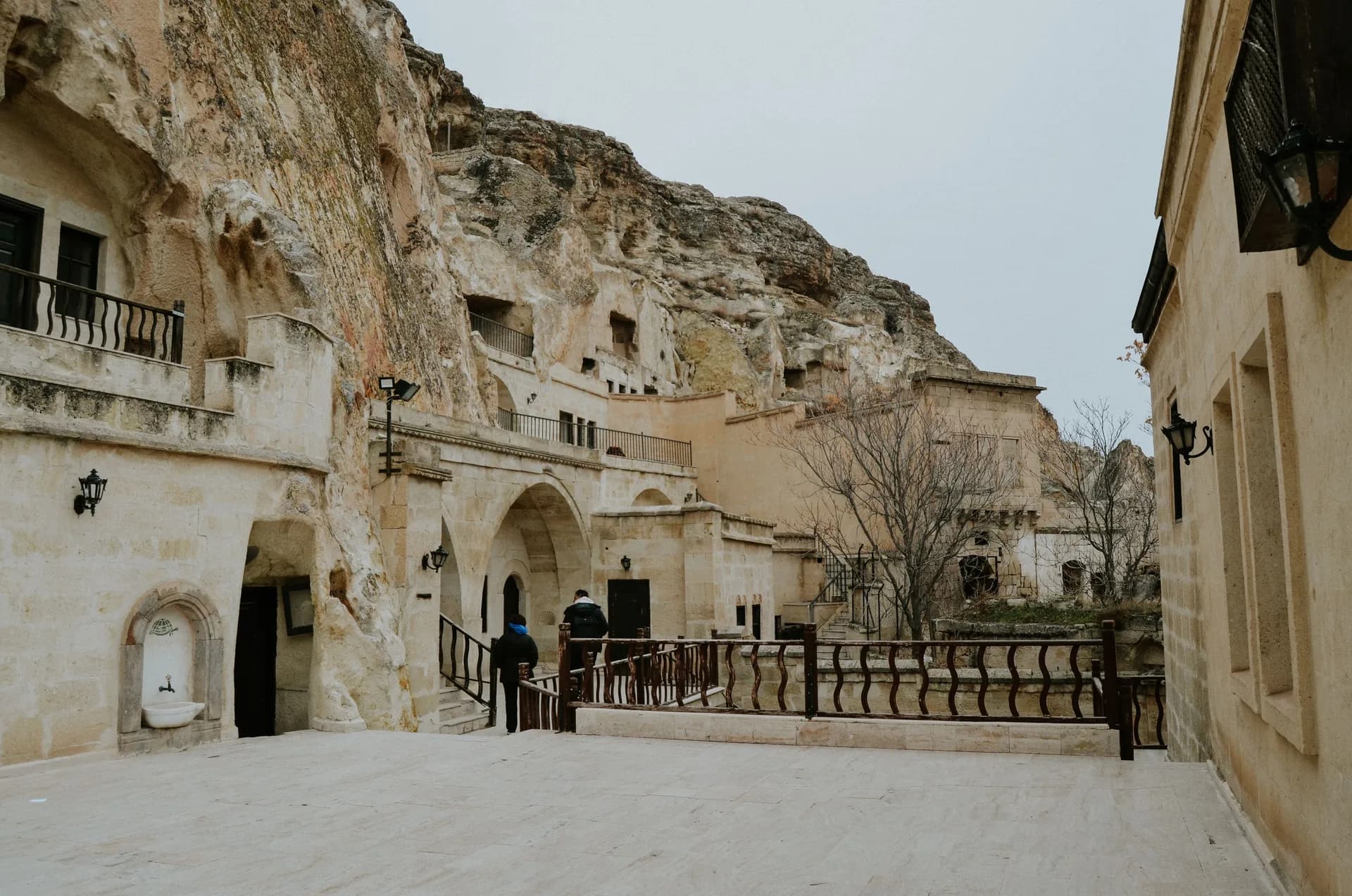 Imagen de ejemplo de BookNoFees: Habitaciones y terrazas excavadas en la roca en Capadocia