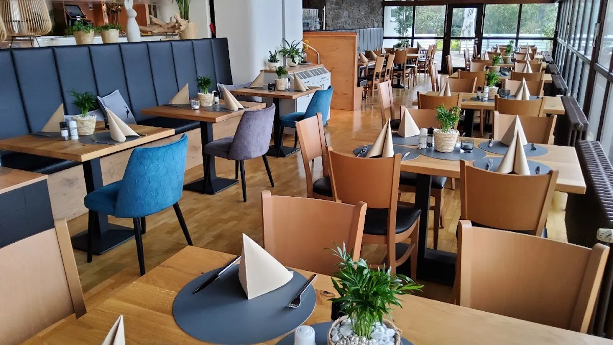 BookNoFees: Restaurante – StadtGeflüster in der Bismarckhalle – Siegen – «StadtGeflüster» en la Bismarckhalle, foto 1