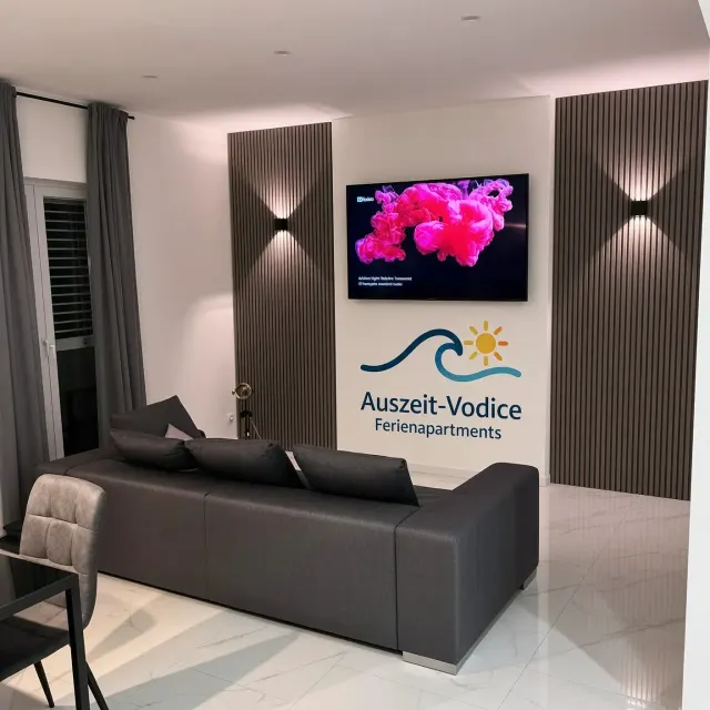 BookNoFees: Escapada a Vodice, apartamento 1: con piscina privada y barbacoa – Vodice