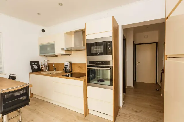 BookNoFees: Apartamento «Miran» con balcón y vistas al mar – Okrug Gornji