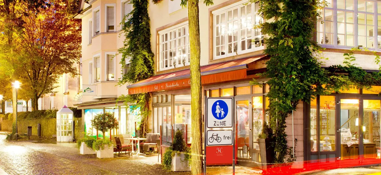 BookNoFees: Cafetería – Café & Konditorei Harnischmacher – Attendorn – Cafetería y pastelería Harnischmacher, foto 1