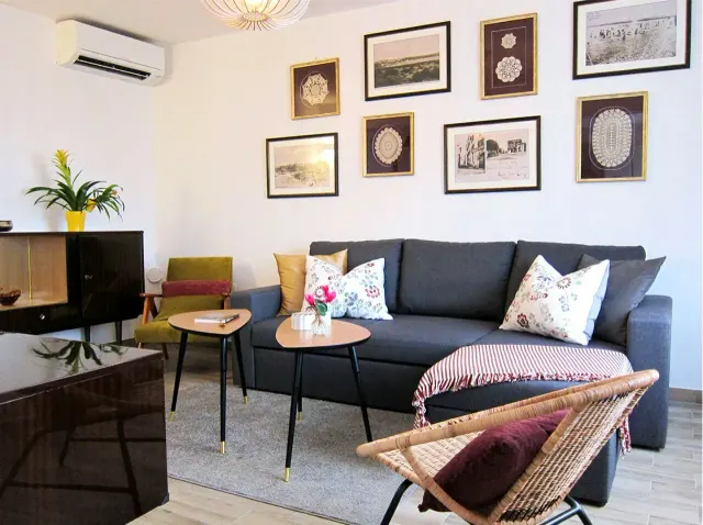 BookNoFees: Amplia casa de vacaciones con jardín y vistas al mar – Medulin