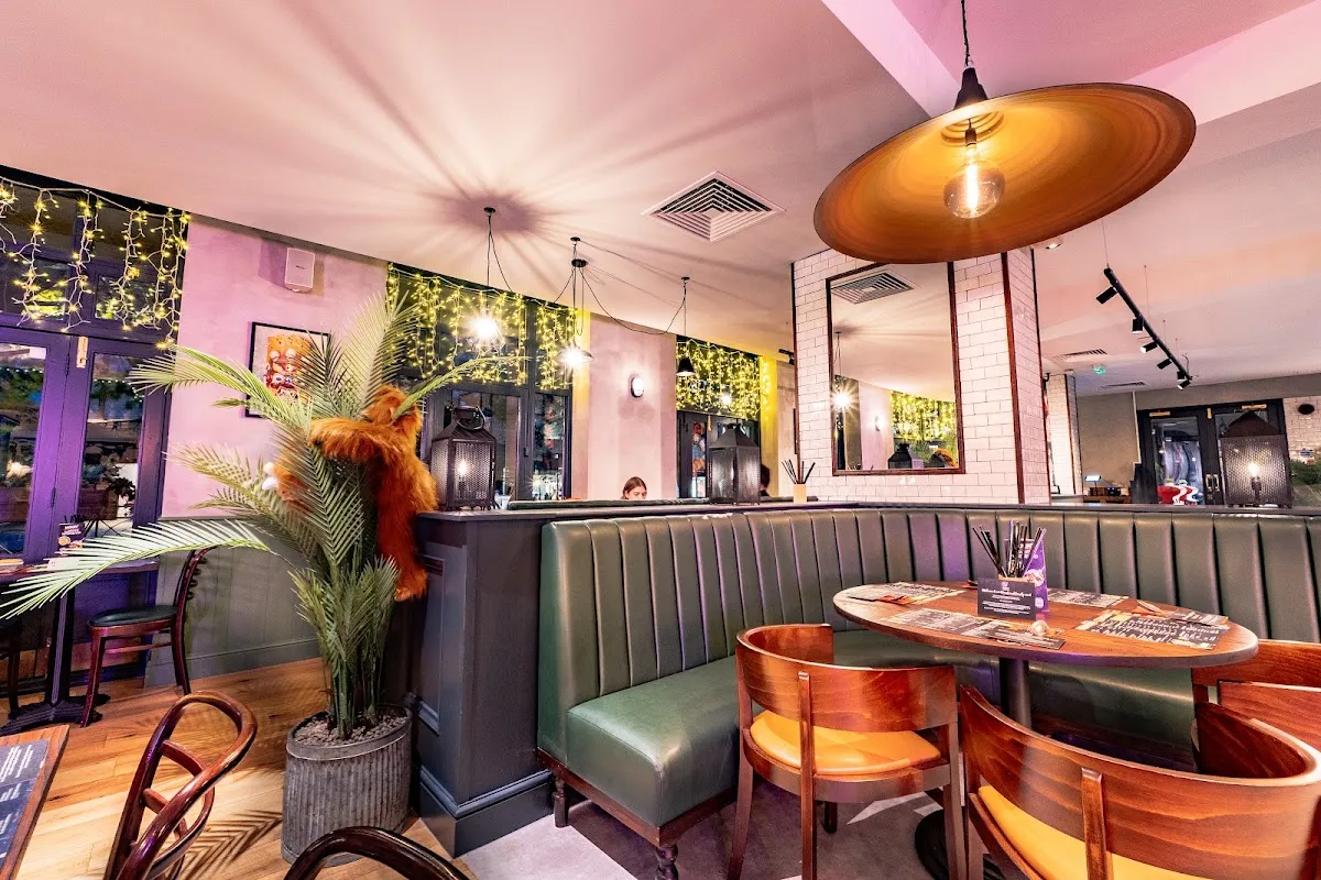 BookNoFees: Restaurante – Banana Tree – London – Plátano, foto 1