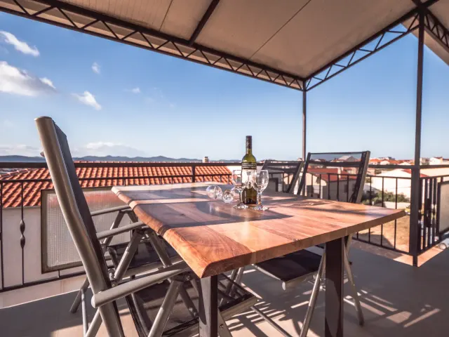 BookNoFees: Las vistas al mar de Štefo – Zadar