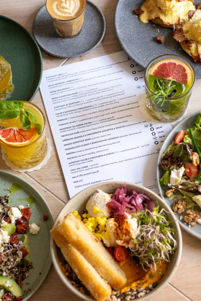 BookNoFees: Cafetería – Bistro Monk – Prague – Bistro Monk, foto 1