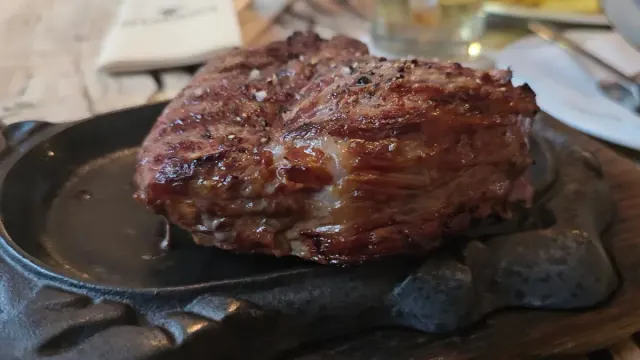 BookNoFees: Restaurante – Am Piepersloh Steakhaus – Lüdenscheid – En el restaurante de carnes Am Piepersloh, foto 3
