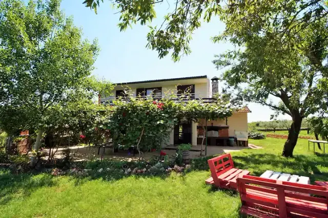 BookNoFees: Casa Sandra: relajación absoluta para grandes y pequeños – Pula