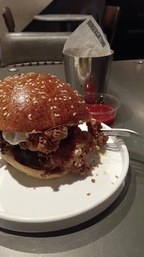 BookNoFees: Restaurante – Burger & Beyond – London – Hamburguesas y mucho más, foto 2