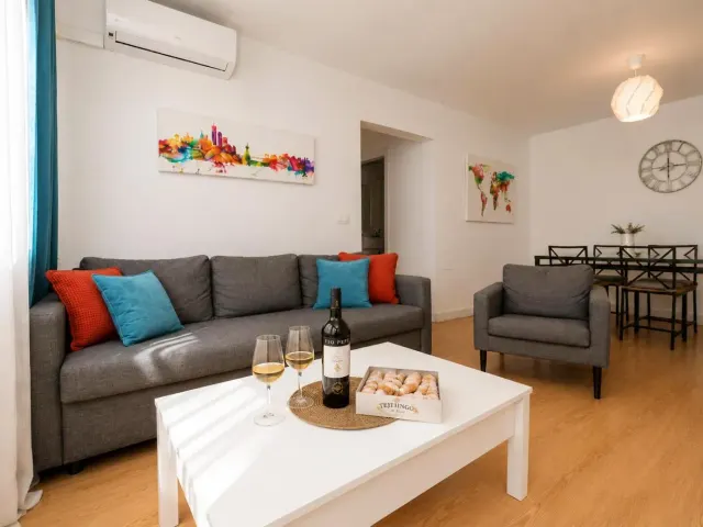 BookNoFees: Piso completo – Jerez De La Frontera