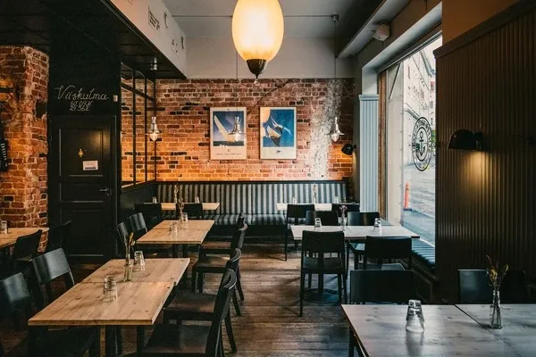 BookNoFees: Restaurante – Skiffer Viiskulma – Helsinki – Pizarra Viiskulma, foto 1