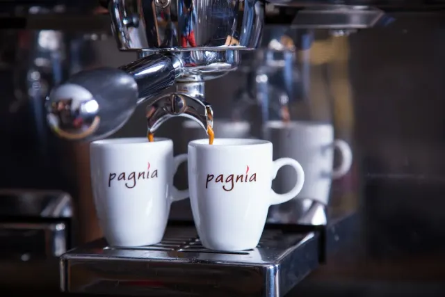 BookNoFees: Restaurante – Kaffeerösterei pagnia – Siegen – Tostador de café pagnia, foto 3