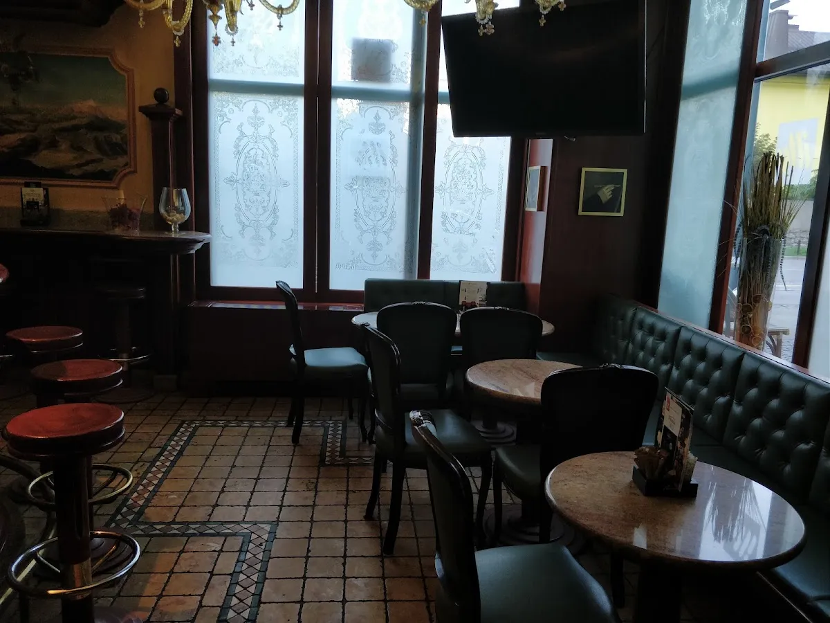 BookNoFees: Cafetería – Kavarnica Langus – Ljubljana – Cafetería Langus, foto 1