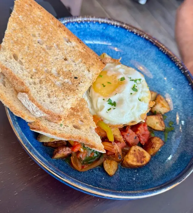 BookNoFees: Cafetería – Cafe 105 – Dublin – Café 105, foto 2