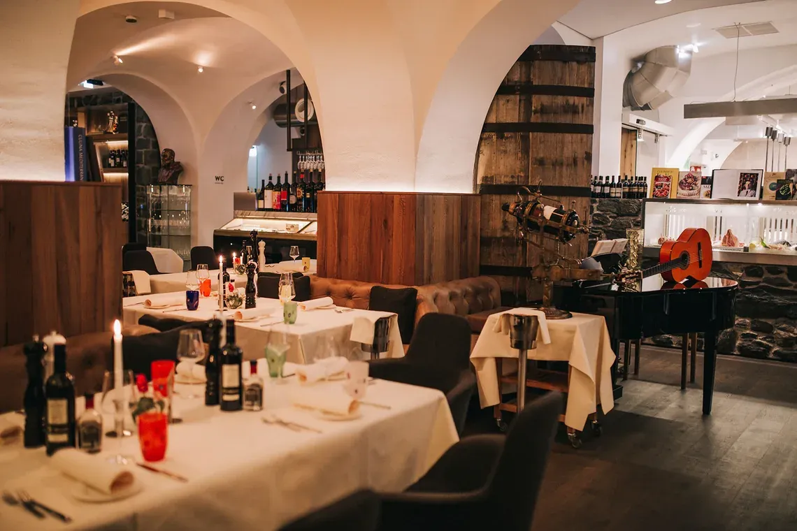 BookNoFees: Restaurante – Il Melograno – Vienna – La granada, foto 1