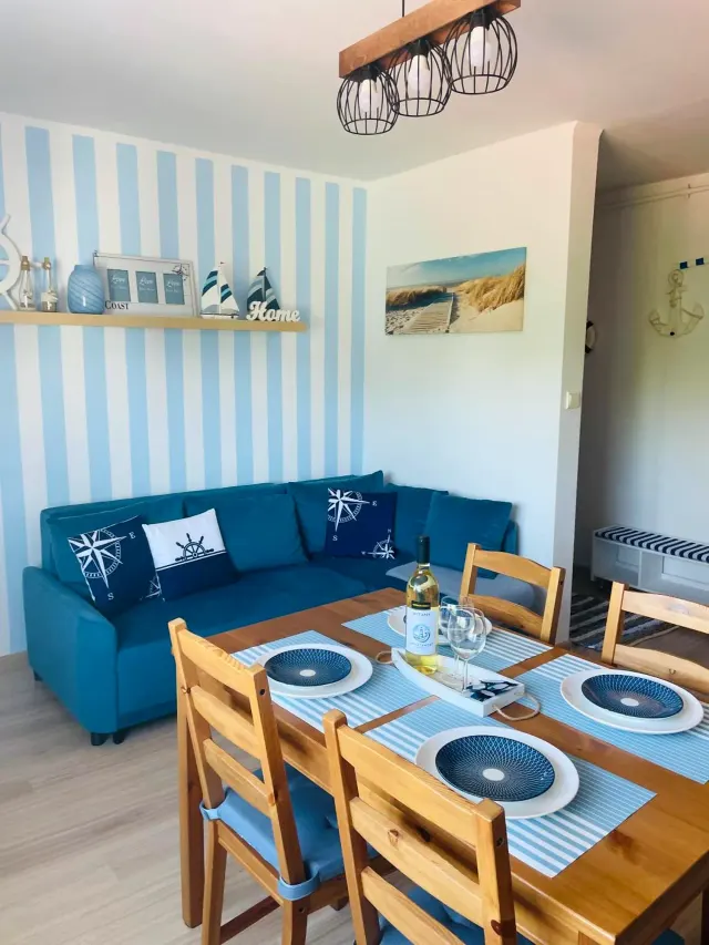 BookNoFees: Apartamento frente al mar con un estilo marinero, situado en la planta baja – Jarosławiec