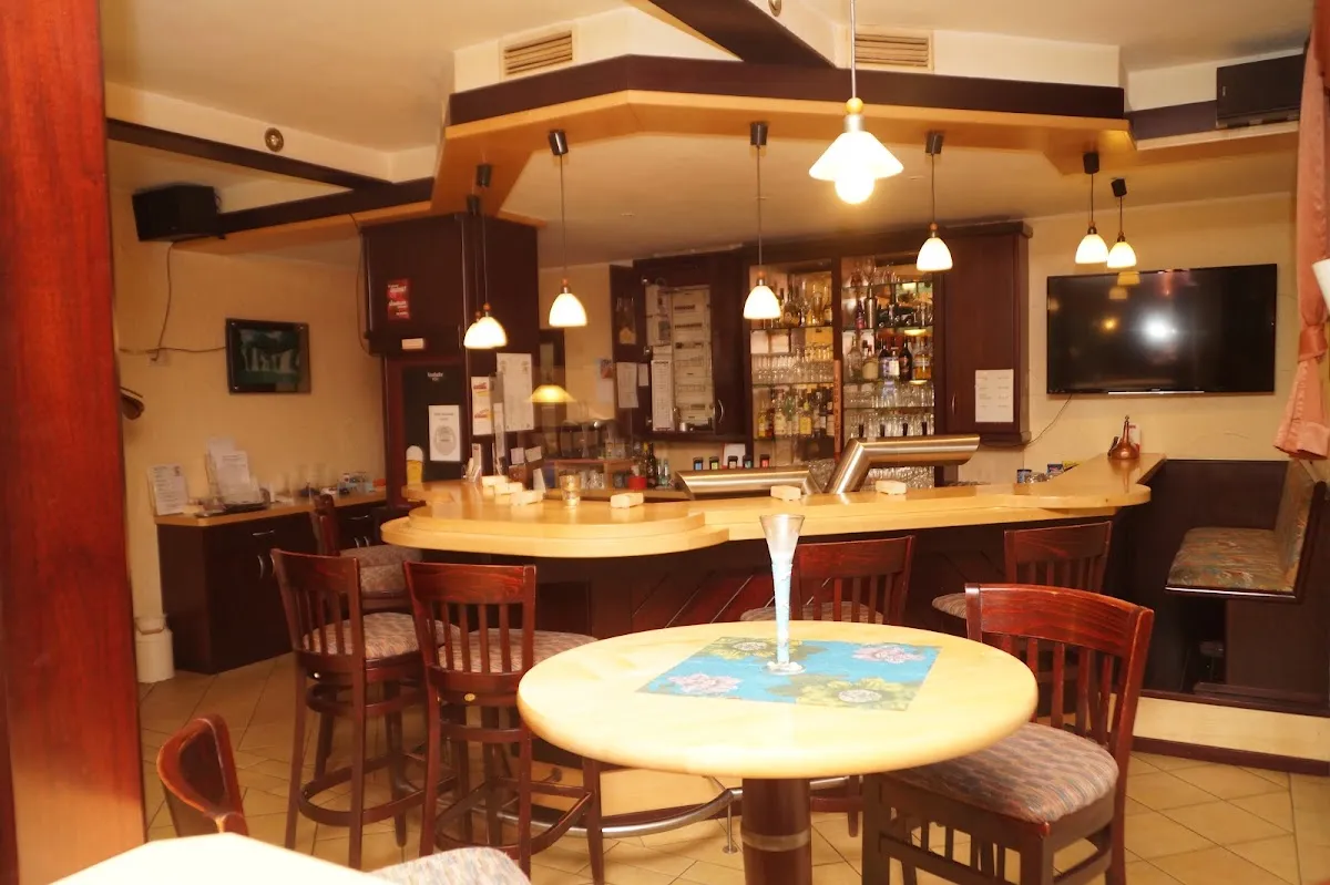 BookNoFees: Restaurante – SchwarzBrenner – Marsberg – SchwarzBrenner, foto 1
