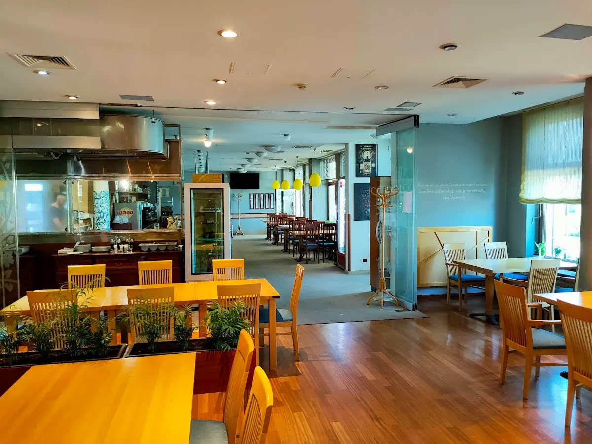 BookNoFees: Restaurante – Magazinska klet – Četiri šešira – Zagreb – Sótano de almacenamiento – Cuatro sešira, foto 1