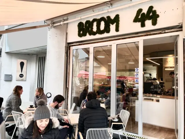 BookNoFees: Broom44, Zagreb