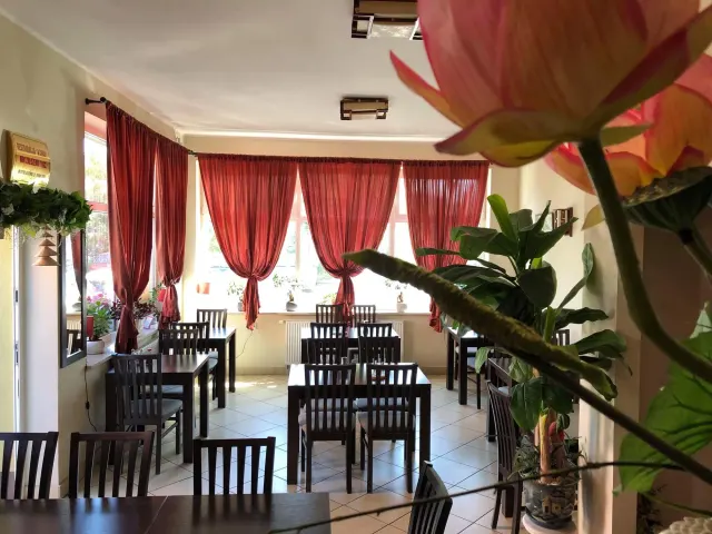 BookNoFees: Restaurante – A Chau – Warsaw – Y cerrar, foto 2