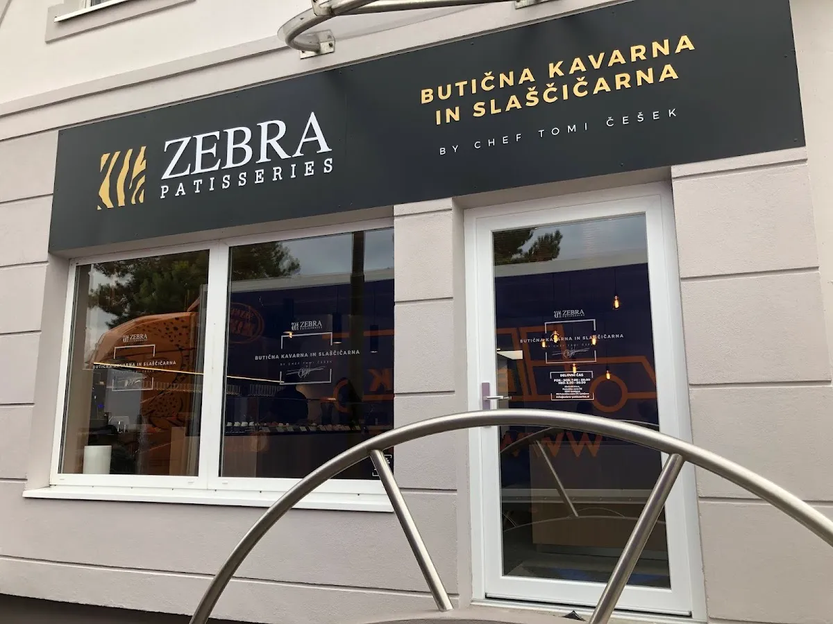 BookNoFees: Cafetería – Zebra Patisseries – Ljubljana – Pastelerías Zebra, foto 1