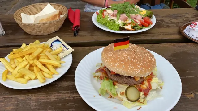 BookNoFees: Restaurante – Schloßberg-Alm – Medebach – Schloßberg-Alm, foto 3