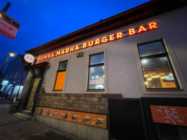 BookNoFees: Bamba Marha Burger Bar, Budapest