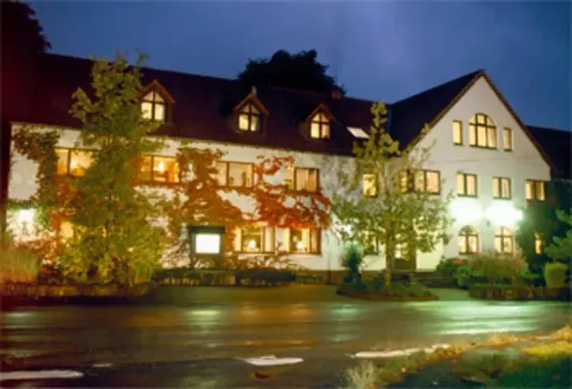 BookNoFees: Restaurante – Hotel-Restaurant Spitze Warte – Rüthen – Hotel-Restaurante «Spitze Warte», foto 3