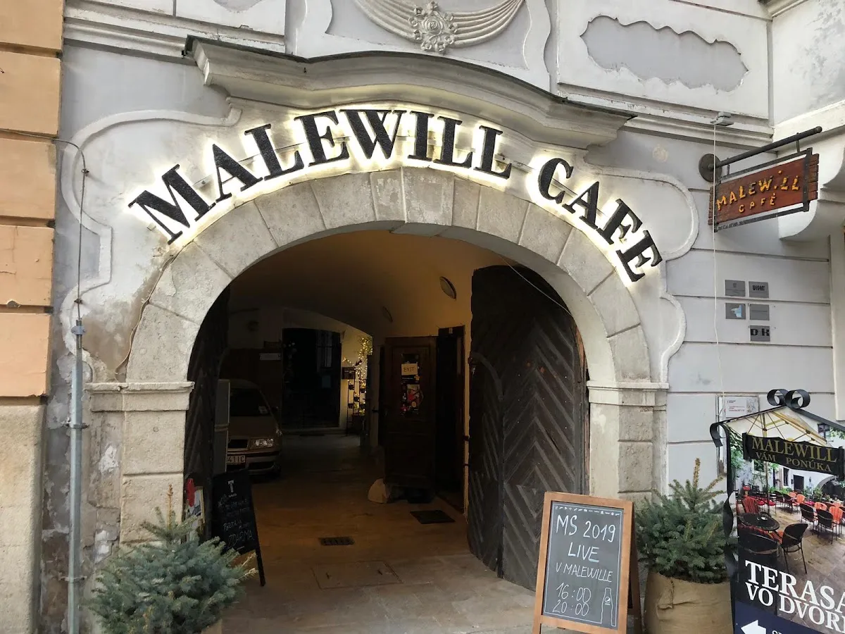 BookNoFees: Cafetería – Café Malewill – Bratislava – Café Malewill, foto 1