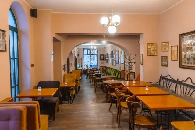 BookNoFees: Cafetería – Choco-Café U Červené židle – Prague – Choco-Café «U Červené židle», foto 2