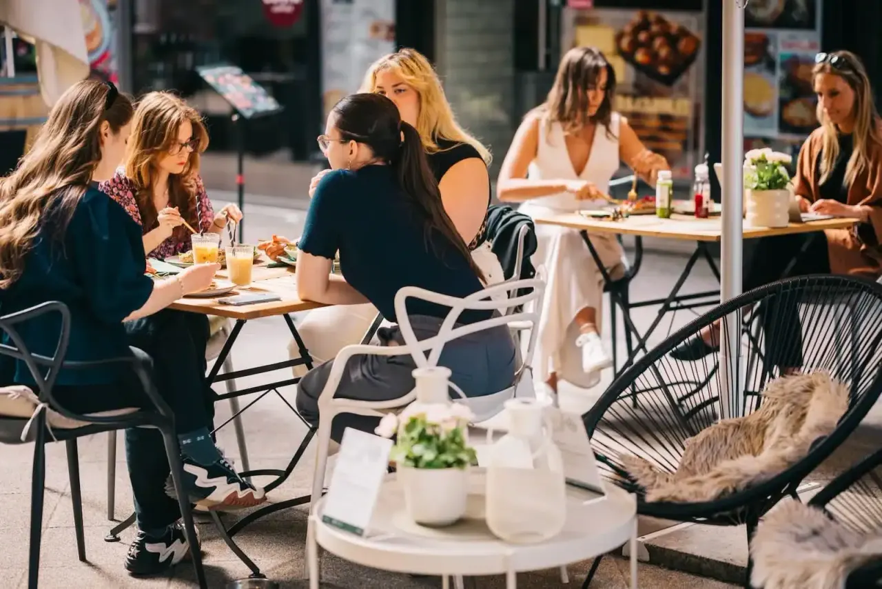 BookNoFees: Cafetería – HerBar – Budapest – HerBar, foto 1