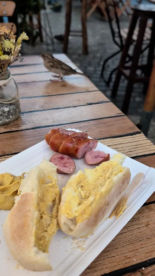 BookNoFees: Bar de tapas – Klobasarna – Ljubljana – La charcutería, foto 3