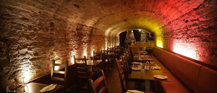 BookNoFees: Restaurante – La Caverna – Dublin – La Cueva, foto 1