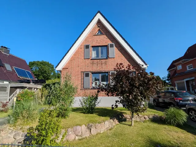 BookNoFees: Amplia vivienda adosada con un ambiente tranquilo – Lübeck