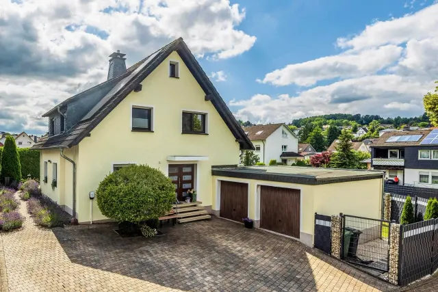 BookNoFees: Apartamento de vacaciones «Sonnenblick und Relax» – Nieder-Röhre