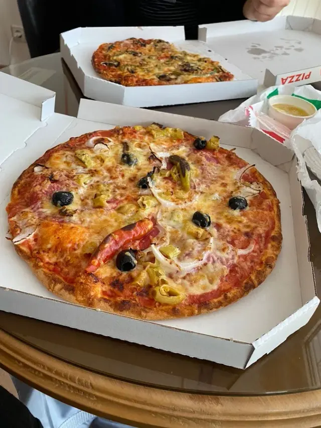 BookNoFees: Restaurante – Etna Pizzeria – Wenden – Pizzería Etna, foto 3
