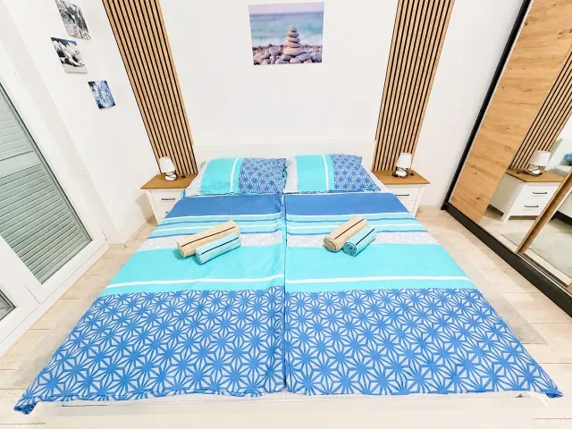 BookNoFees: Apartamento tranquilo y elegante con balcón – Rab