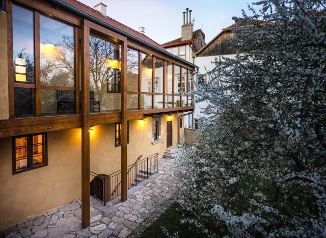 BookNoFees: alquiler vacacional en Znojmo – Patrimonio de Znojmo: apartamentos y bar de vinos gótico