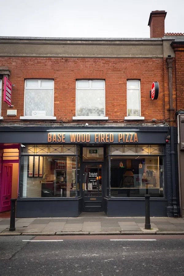 BookNoFees: Restaurante – Base Wood Fired Pizza – Dublin – Pizza al horno de leña «Base», foto 1