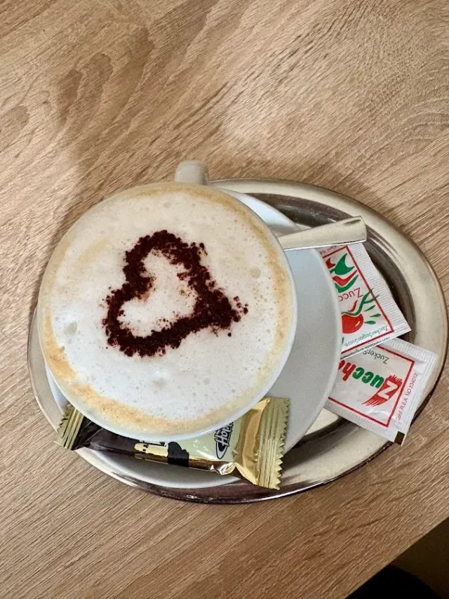 BookNoFees: Restaurante – Eis Café Cortina – Sprockhövel – Aquí está el Café Cortina, foto 2