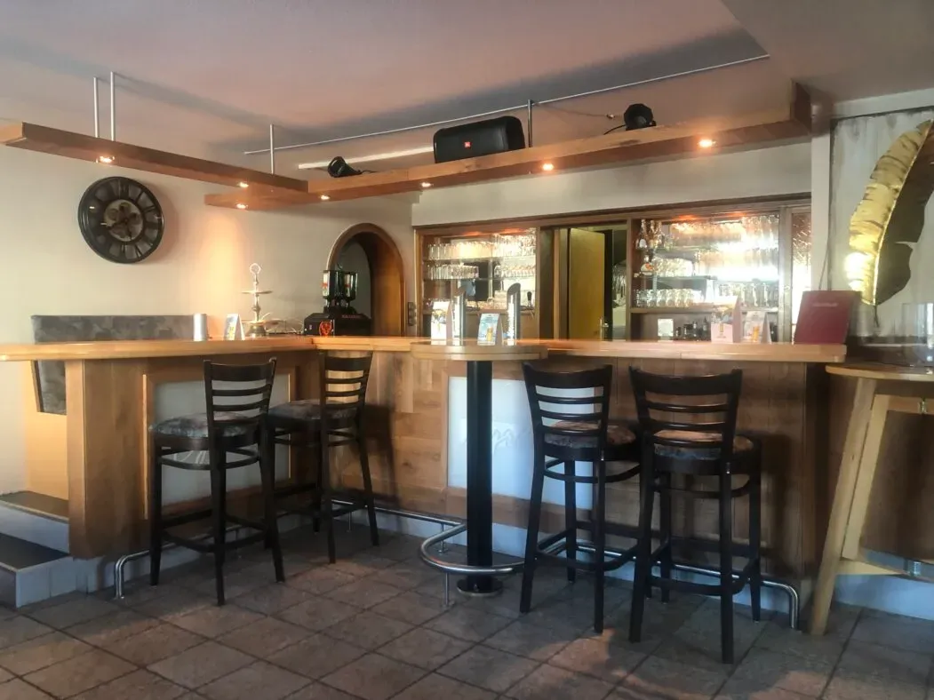 BookNoFees: Restaurante – Wirtshaus Syré – Balve-Garbeck – Taberna Syré, foto 1
