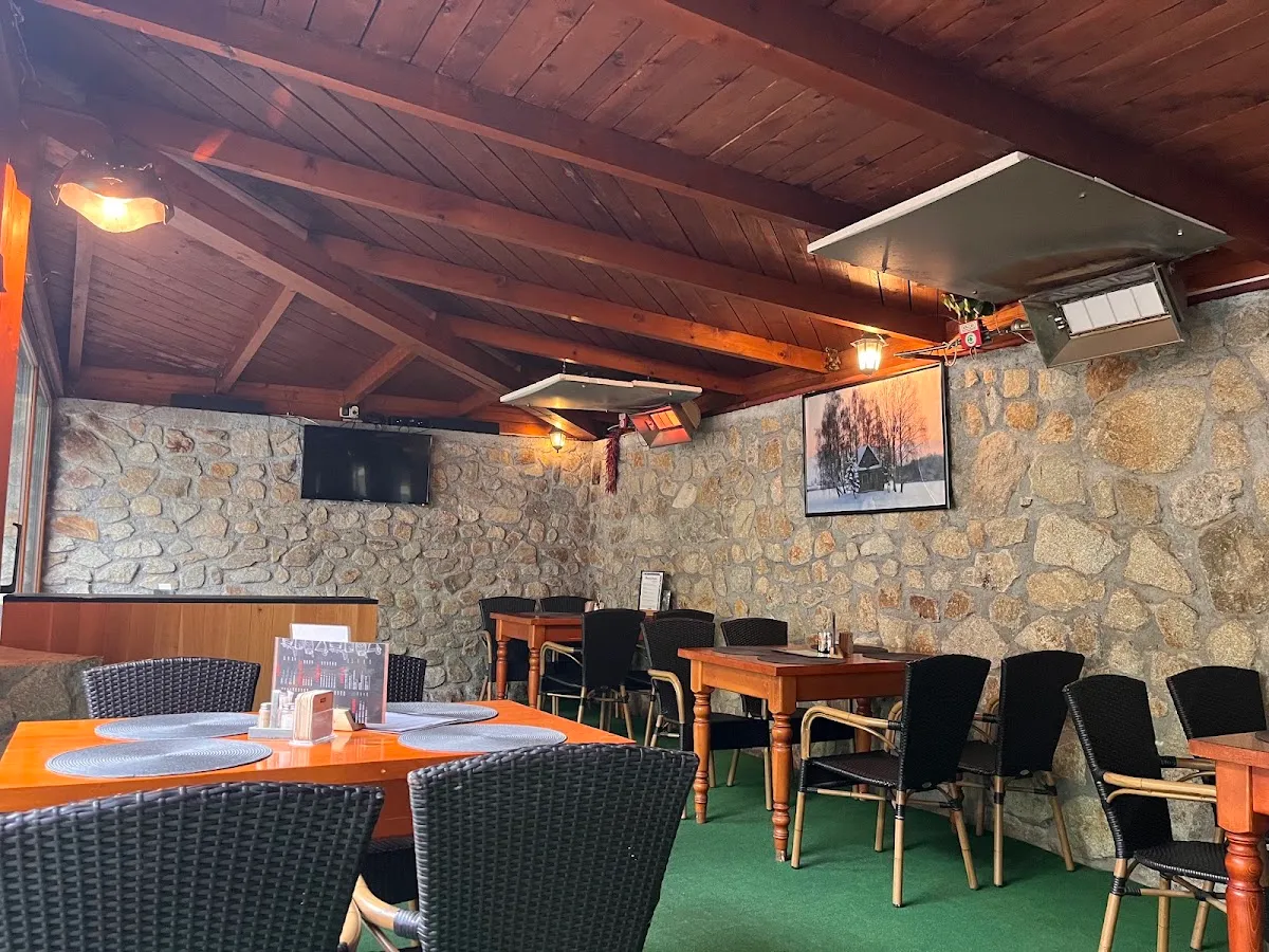 BookNoFees: Restaurante – 4 Stagioni – Bratislava – 4 Estaciones, foto 1