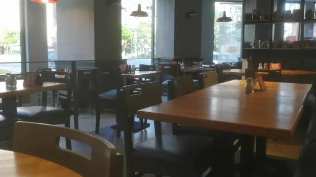 BookNoFees: Restaurante – Pizza Hut – Bucharest – Pizza Hut, foto 2