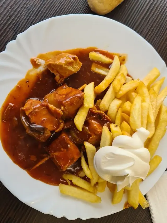 BookNoFees: Restaurante – Rasche Fleischergrill Imbiß – Marsberg – Cena rápida a la parrilla en la carnicería, foto 2