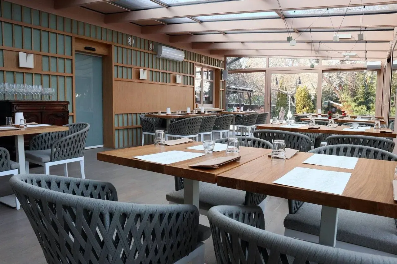 BookNoFees: Restaurante – Barrio – Budapest – Barrio, foto 1