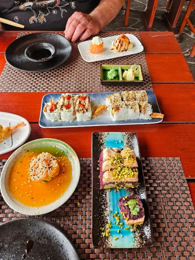 BookNoFees: Restaurante – Hinoki - sushi in kitajska restavracija – Ljubljana – Hinoki: restaurante de sushi y comida china, foto 2