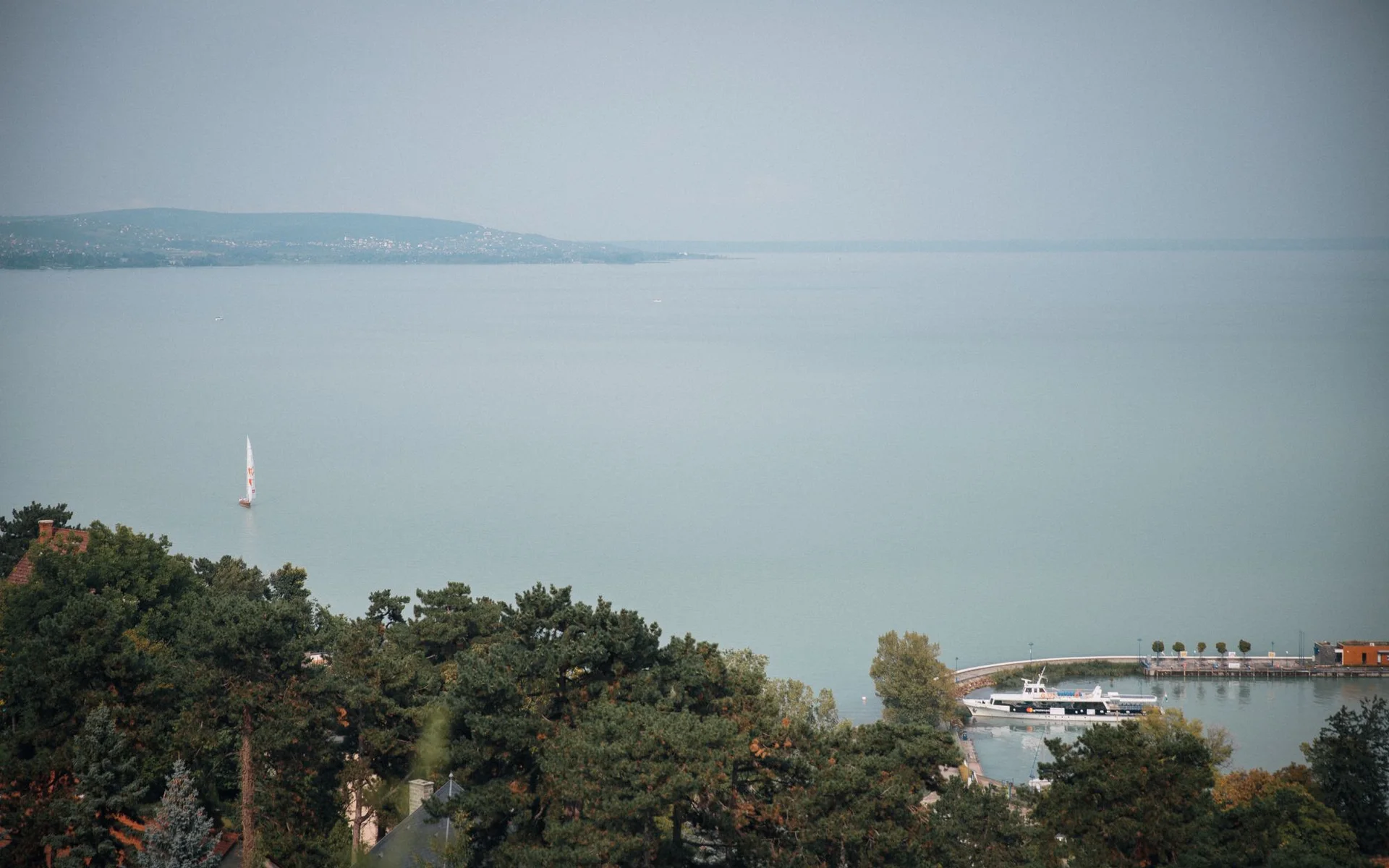 Vista desde Tihany sobre el lago Balaton