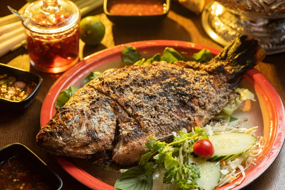BookNoFees: Foto de ejemplo: Pescado a la parrilla